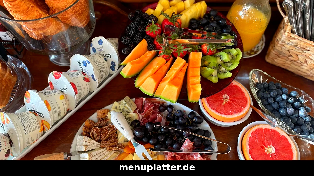 Brunch Preise Leipzig mit Croissants, Obst und Joghurt an einem Brunch-Buffet