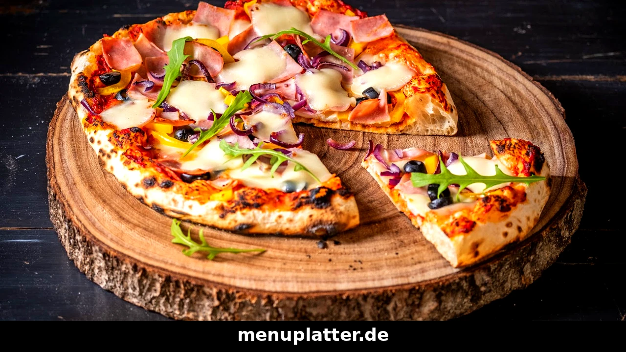 Domino's Preise Leipzig mit einer Pizza mit Schinken, Rucola und Mozzarella auf einem runden Holzbrett