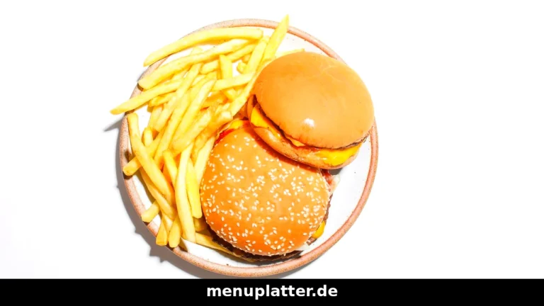 McDonald's Preise Berlin mit Big Mac, Pommes frites und Softdrink auf einem Tablett