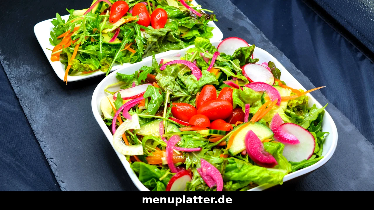 Mittagsmenü Preise Düsseldorf mit einem leichten Mittagsteller mit Salat in einem Restaurant